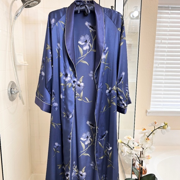 Halston Satin Chemise and Robe Set, Size Petite - Picture 4 of 10